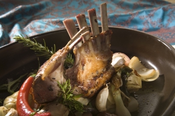 Toskánské jehněčí se sušenými rajčaty a artyčoky