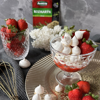 ETON MESS S JAHODAMI A ROZMARÝNEM